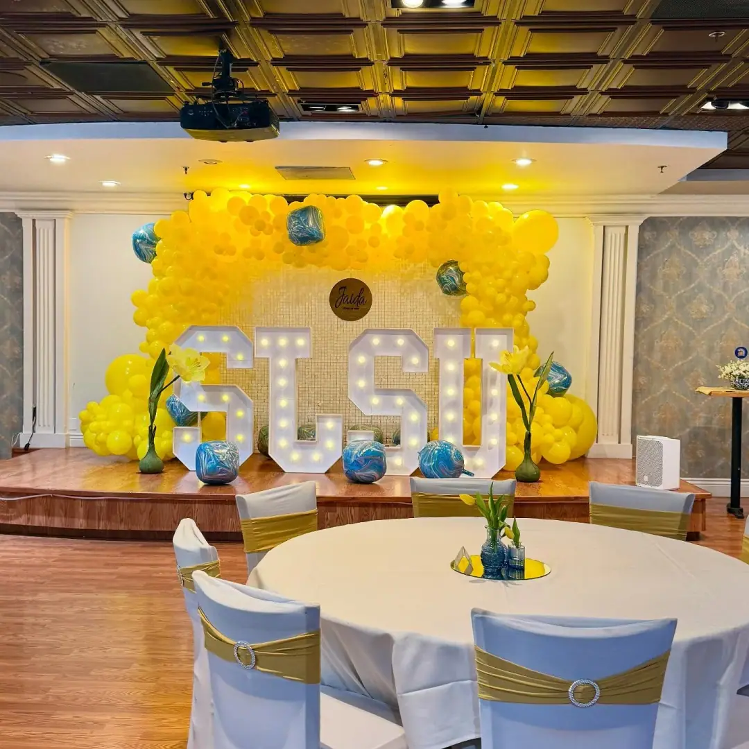 Balloon Centerpiece Ideas That Work at Every Table